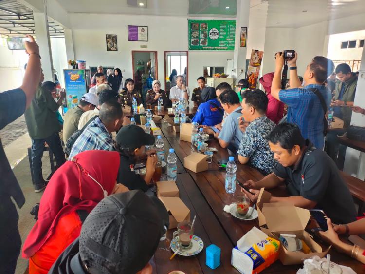 Pererat Sinergitas, Kejati Riau Gelar Coffe Morning Bersama Awak Media