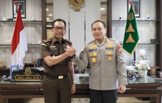 Perkuat Kolaborasi Lembaga, Kajati Riau Terima Kunjungan Kapolda